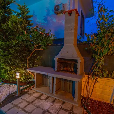 Moonlight Villa